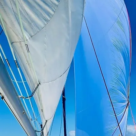 Principessa Dei Draghi Full Day And Night Experience Bateau-hôtel