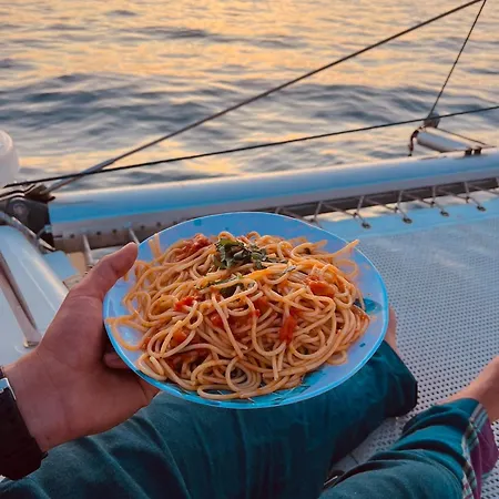 Principessa Dei Draghi Full Day And Night Experience Bateau-hôtel *