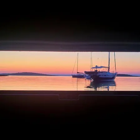 Principessa Dei Draghi Full Day And Night Experience 船上ホテル